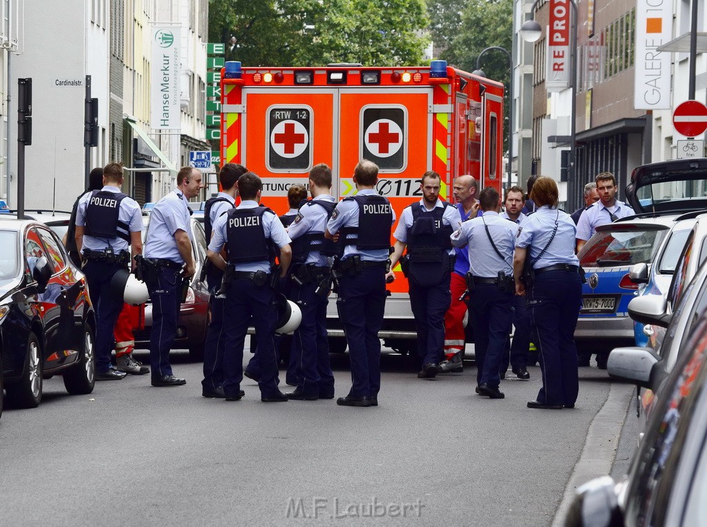 Einsatz BF Koeln Polizeilage SEK Koeln Mohrenstr P094.JPG - Miklos Laubert